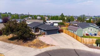 3404 SW Pumice Avenue, Redmond, OR 97756