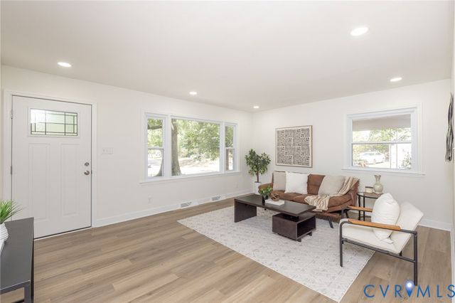 801 Shelby Dr, Richmond, VA 23224