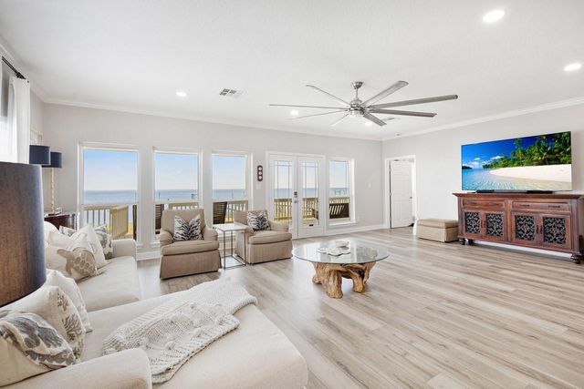 2534 Cliff Drive, Dickinson, TX 77539