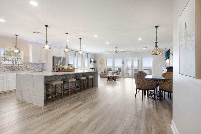 2534 Cliff Drive, Dickinson, TX 77539