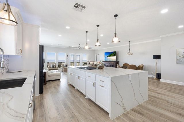 2534 Cliff Drive, Dickinson, TX 77539