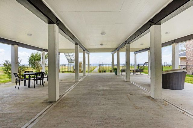 2534 Cliff Drive, Dickinson, TX 77539