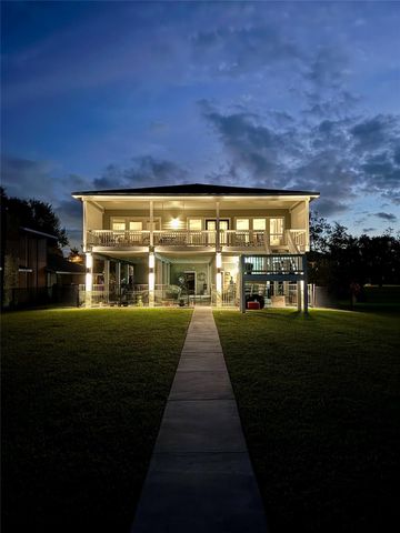 2534 Cliff Drive, Dickinson, TX 77539