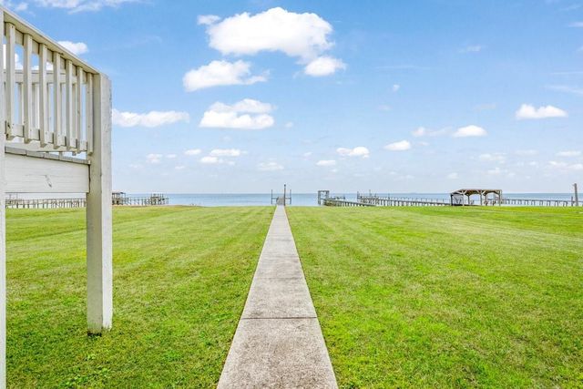 2534 Cliff Drive, Dickinson, TX 77539