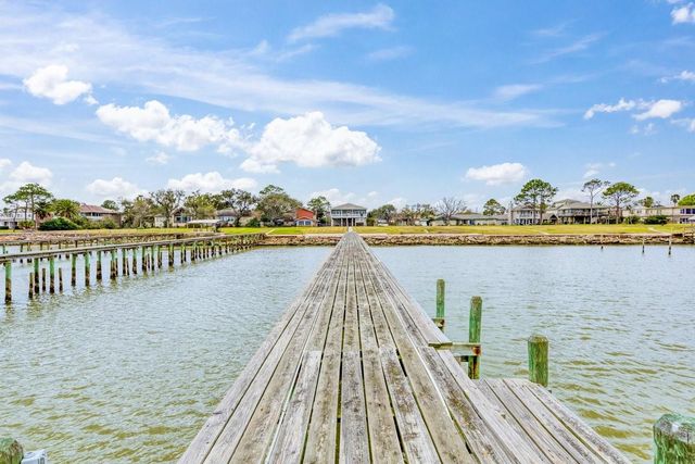 2534 Cliff Drive, Dickinson, TX 77539