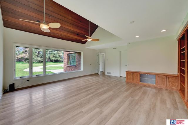6400 S 84th Street, Lincoln, NE 68516