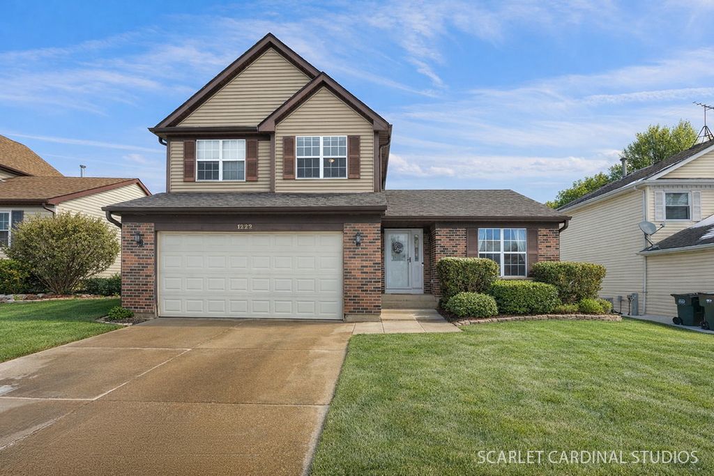Image 1 of property listing at 1222 Goldenrod Lane, Hoffman Estates, IL 60192