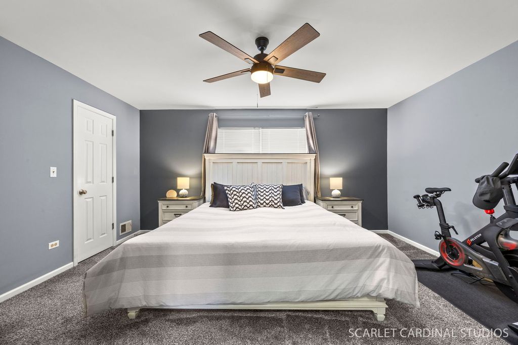 Image 16 of property listing at 1222 Goldenrod Lane, Hoffman Estates, IL 60192