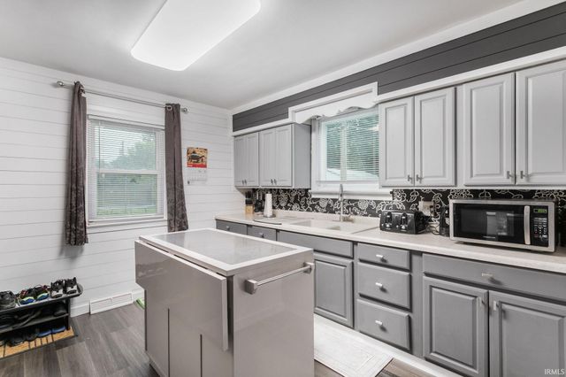 19389 Kern Road, South Bend, IN 46614