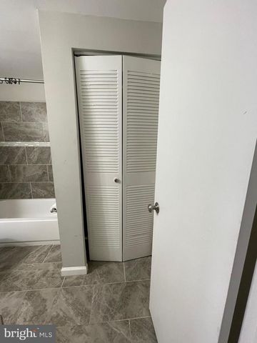 20503 STRATH HAVEN DR, Montgomery Village, MD 20886