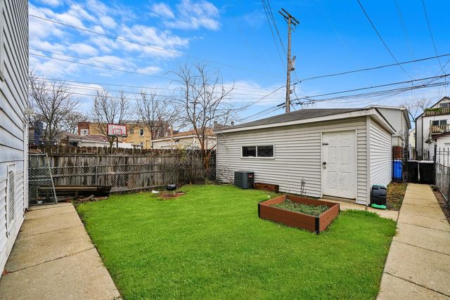 2957 N Avers Avenue, Chicago, IL 60618