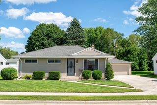 1108 1st AVENUE, Grafton, WI 53024