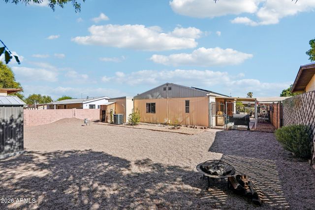 2520 E BEHREND Drive, Phoenix, AZ 85050