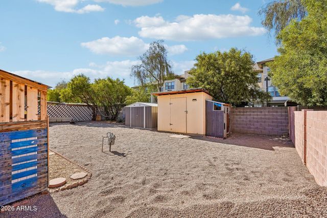 2520 E BEHREND Drive, Phoenix, AZ 85050