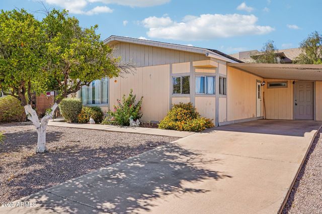 2520 E BEHREND Drive, Phoenix, AZ 85050