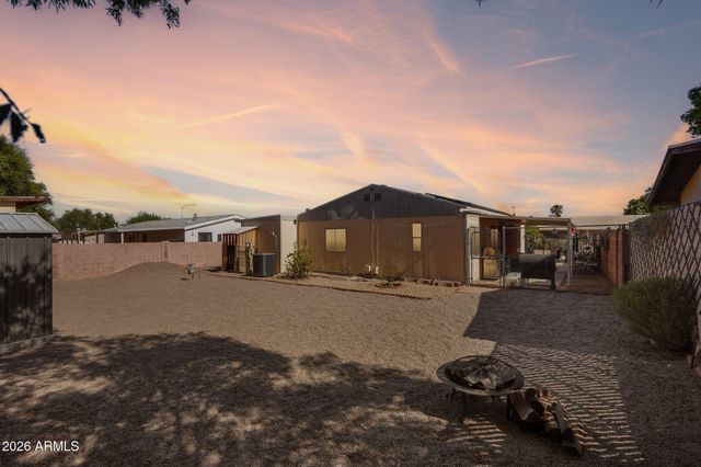 2520 E BEHREND Drive, Phoenix, AZ 85050