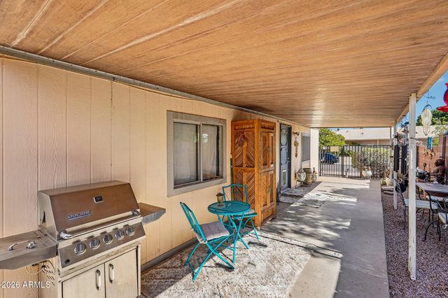 2520 E BEHREND Drive, Phoenix, AZ 85050