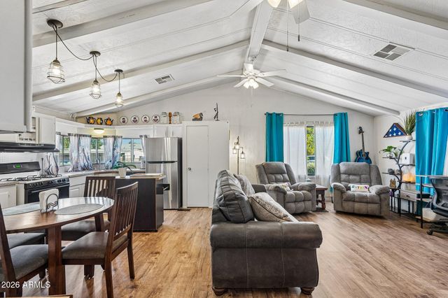 2520 E BEHREND Drive, Phoenix, AZ 85050