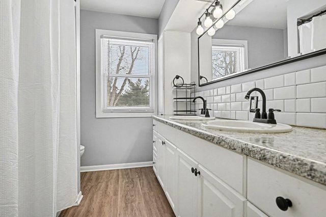 2910 Parchmount Avenue, Kalamazoo, MI 49004