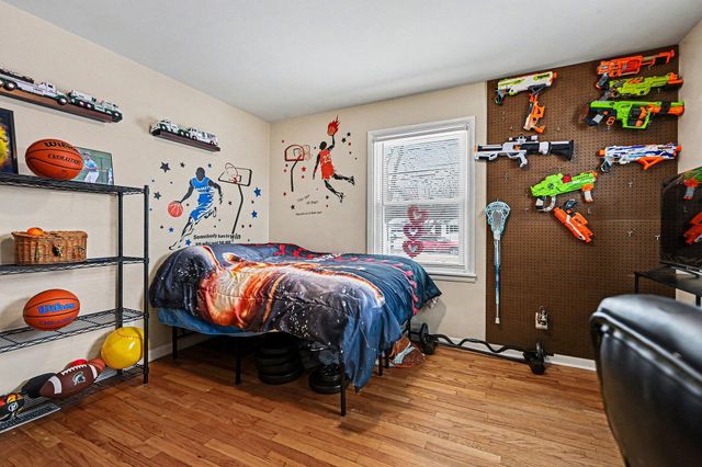 2910 Parchmount Avenue, Kalamazoo, MI 49004