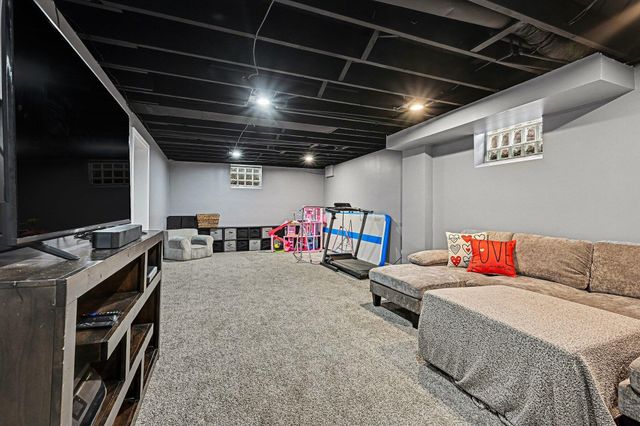 2910 Parchmount Avenue, Kalamazoo, MI 49004