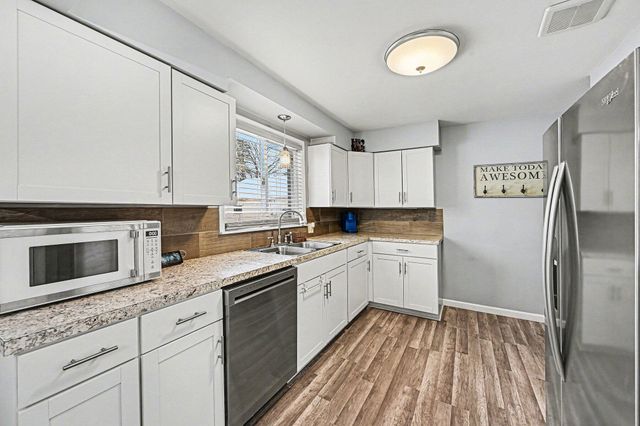 2910 Parchmount Avenue, Kalamazoo, MI 49004