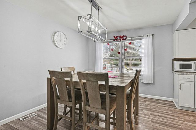 2910 Parchmount Avenue, Kalamazoo, MI 49004