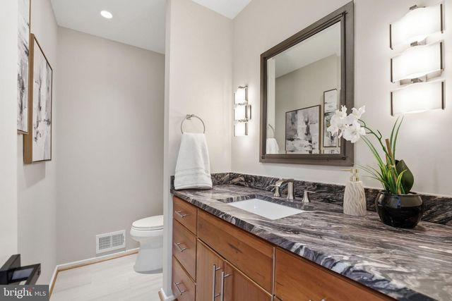 3211 CHICHESTER LN, Fairfax, VA 22031