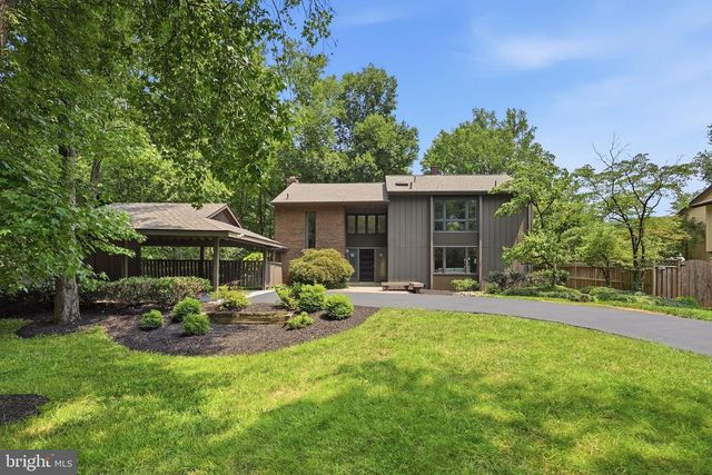 3211 CHICHESTER LN, Fairfax, VA 22031