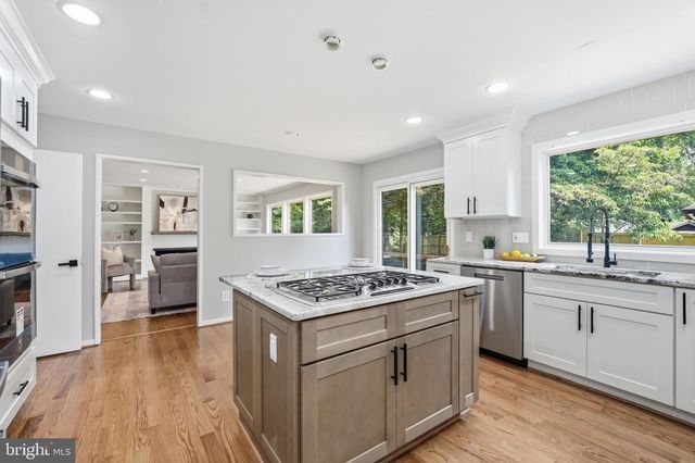 3211 CHICHESTER LN, Fairfax, VA 22031