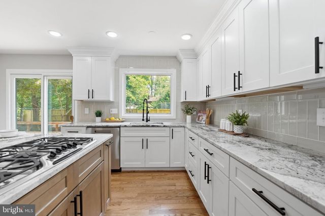 3211 CHICHESTER LN, Fairfax, VA 22031