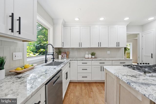 3211 CHICHESTER LN, Fairfax, VA 22031