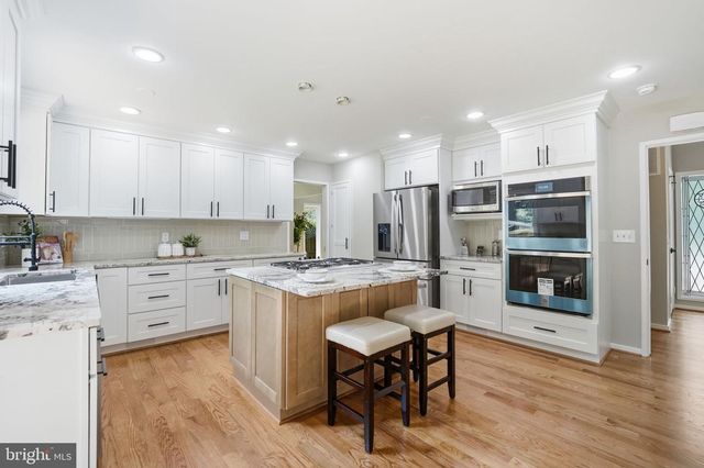 3211 CHICHESTER LN, Fairfax, VA 22031
