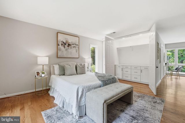 3211 CHICHESTER LN, Fairfax, VA 22031