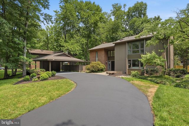 3211 CHICHESTER LN, Fairfax, VA 22031