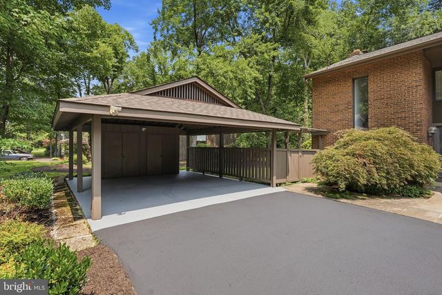 3211 CHICHESTER LN, Fairfax, VA 22031
