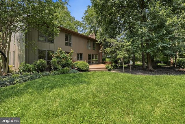3211 CHICHESTER LN, Fairfax, VA 22031