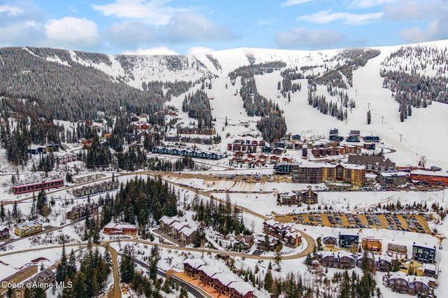 8766 Schweitzer Mountain RD, 305, Sandpoint, ID 83864