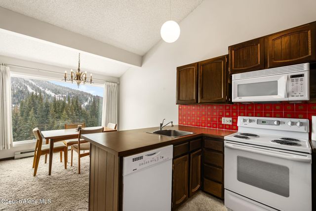 8766 Schweitzer Mountain RD, 305, Sandpoint, ID 83864