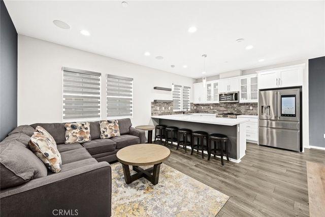 925 Clementine Court C, Azusa, CA 91702