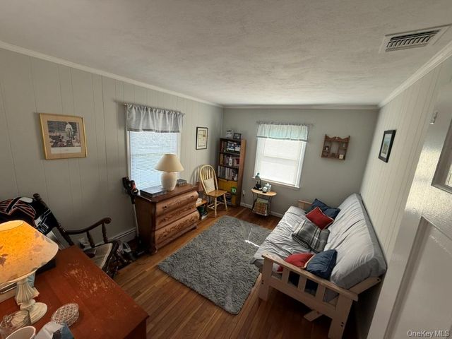 12 Knoll Crest, Miller Place, NY 11764