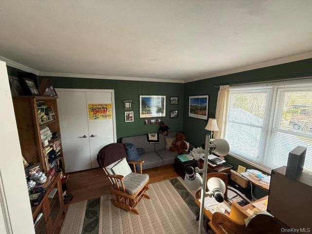 12 Knoll Crest, Miller Place, NY 11764