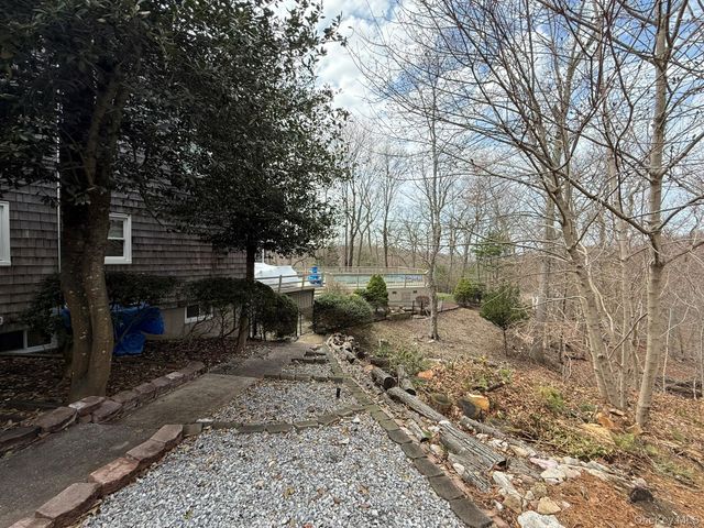 12 Knoll Crest, Miller Place, NY 11764