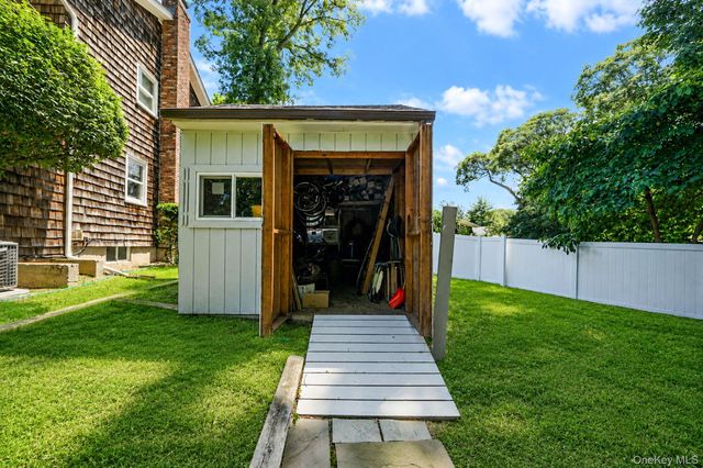 12 Knoll Crest, Miller Place, NY 11764