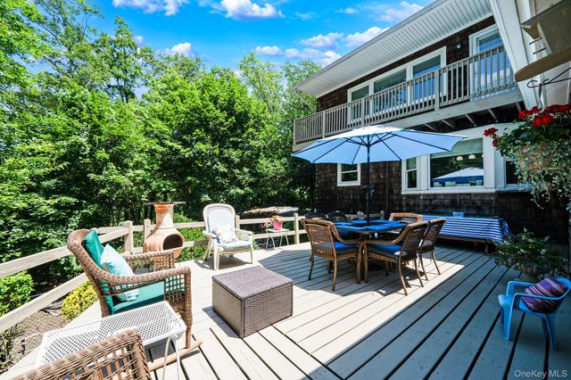 12 Knoll Crest, Miller Place, NY 11764