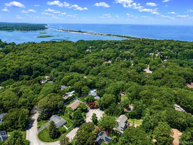 12 Knoll Crest, Miller Place, NY 11764