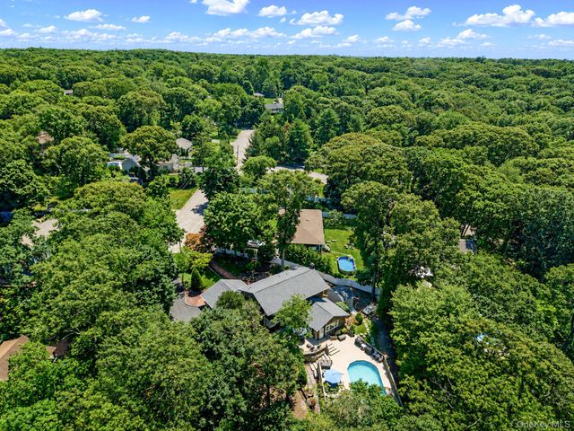 12 Knoll Crest, Miller Place, NY 11764