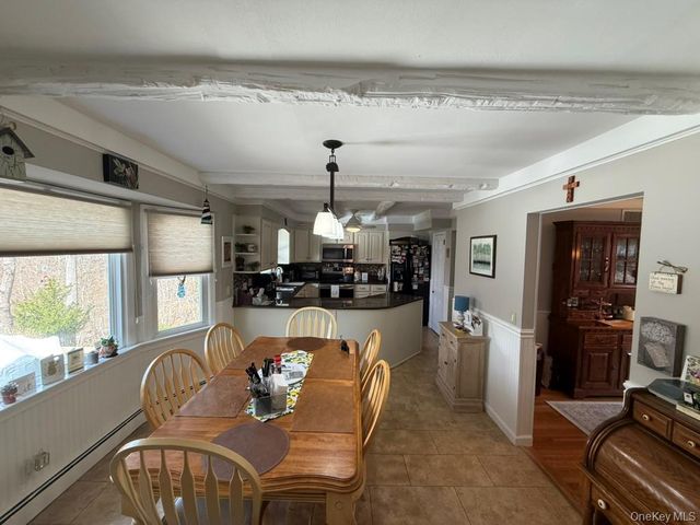 12 Knoll Crest, Miller Place, NY 11764