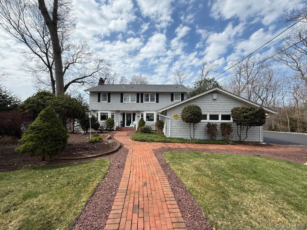 12 Knoll Crest, Miller Place, NY 11764