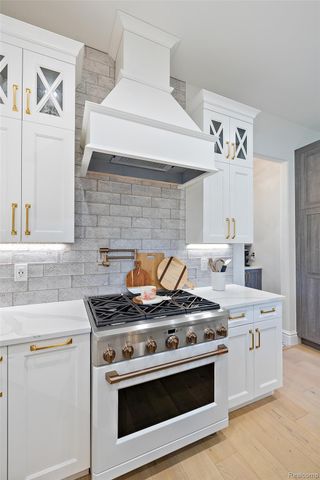 1936 Traceky, Rochester Hills, MI 48306
